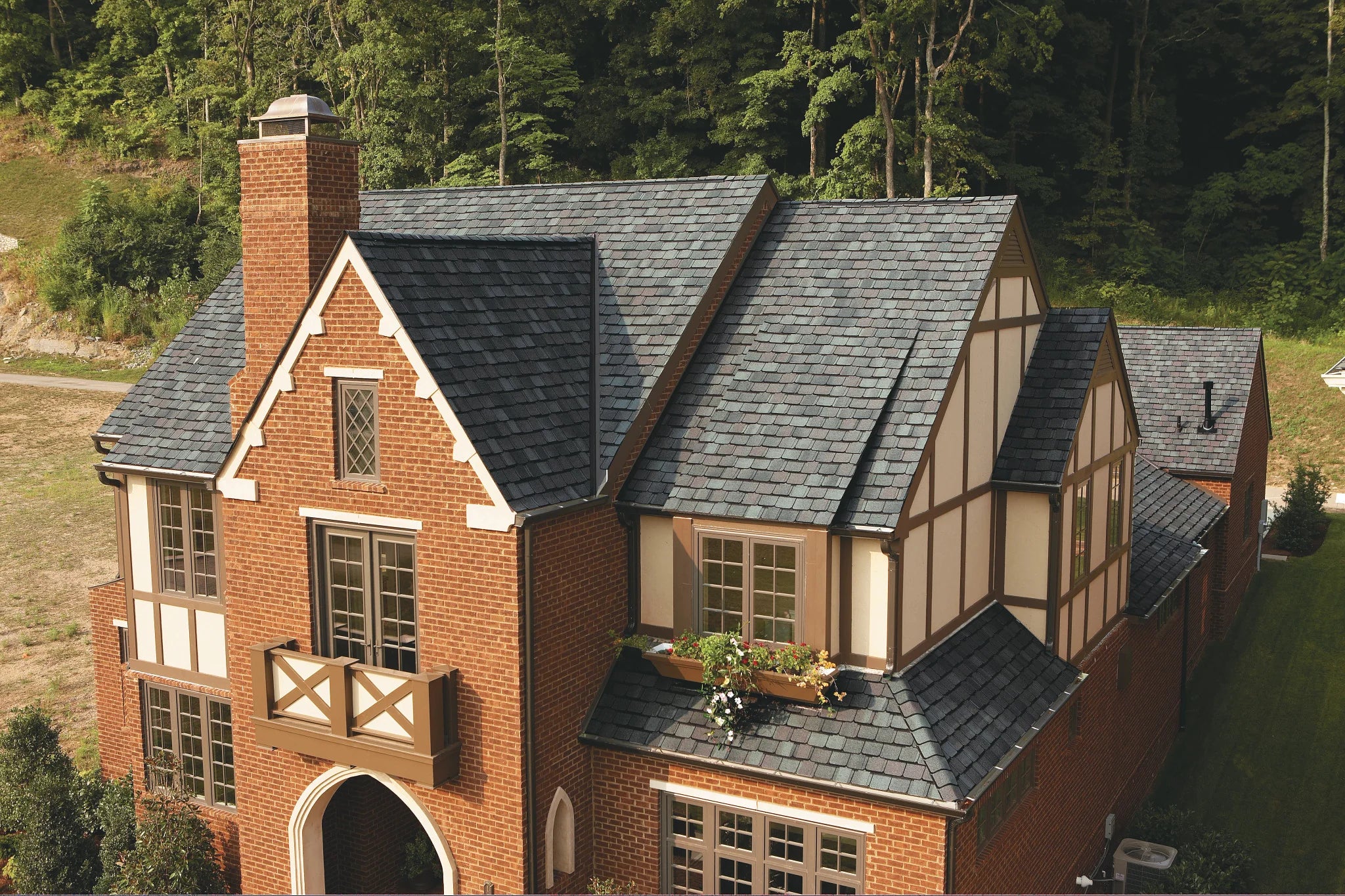 CertainTeed Grand Manor Colonial Slate Designer Asphalt Shingles – 5 Bundles per Square