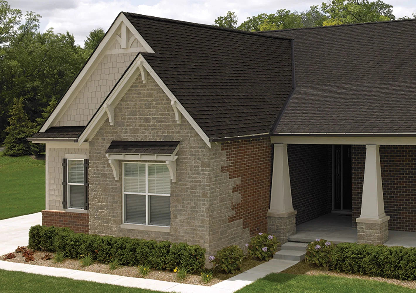 IKO Cambridge AR Architectural Asphalt Shingles – Charcoal Grey (3 Bundles per Square)