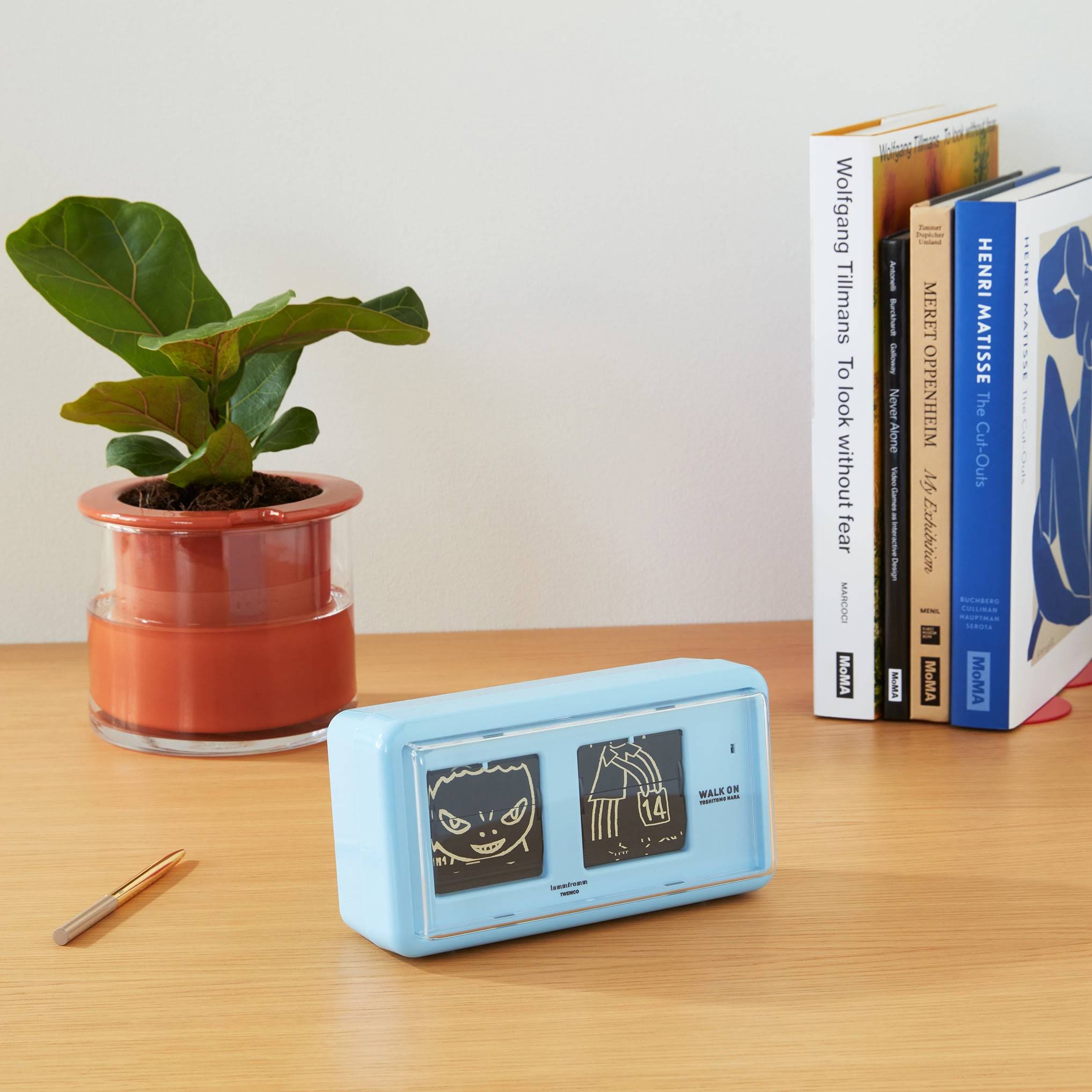 Yoshitomo Nara Walk On Flip Clock - Blue
