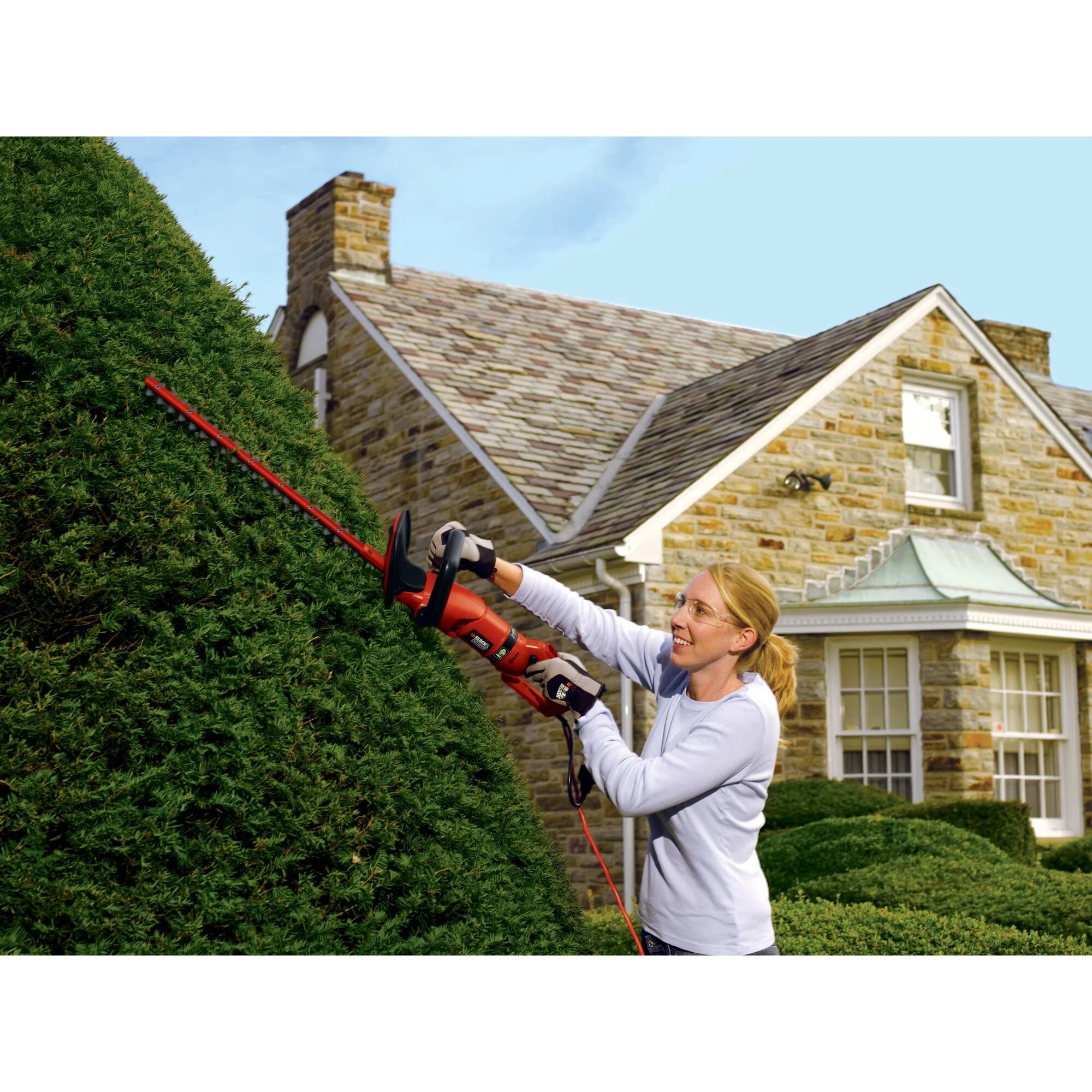 BLACK+DECKER HH2455 3.3 Amp Hedgehog 24" Hedge Trimmer with Rotating Handle