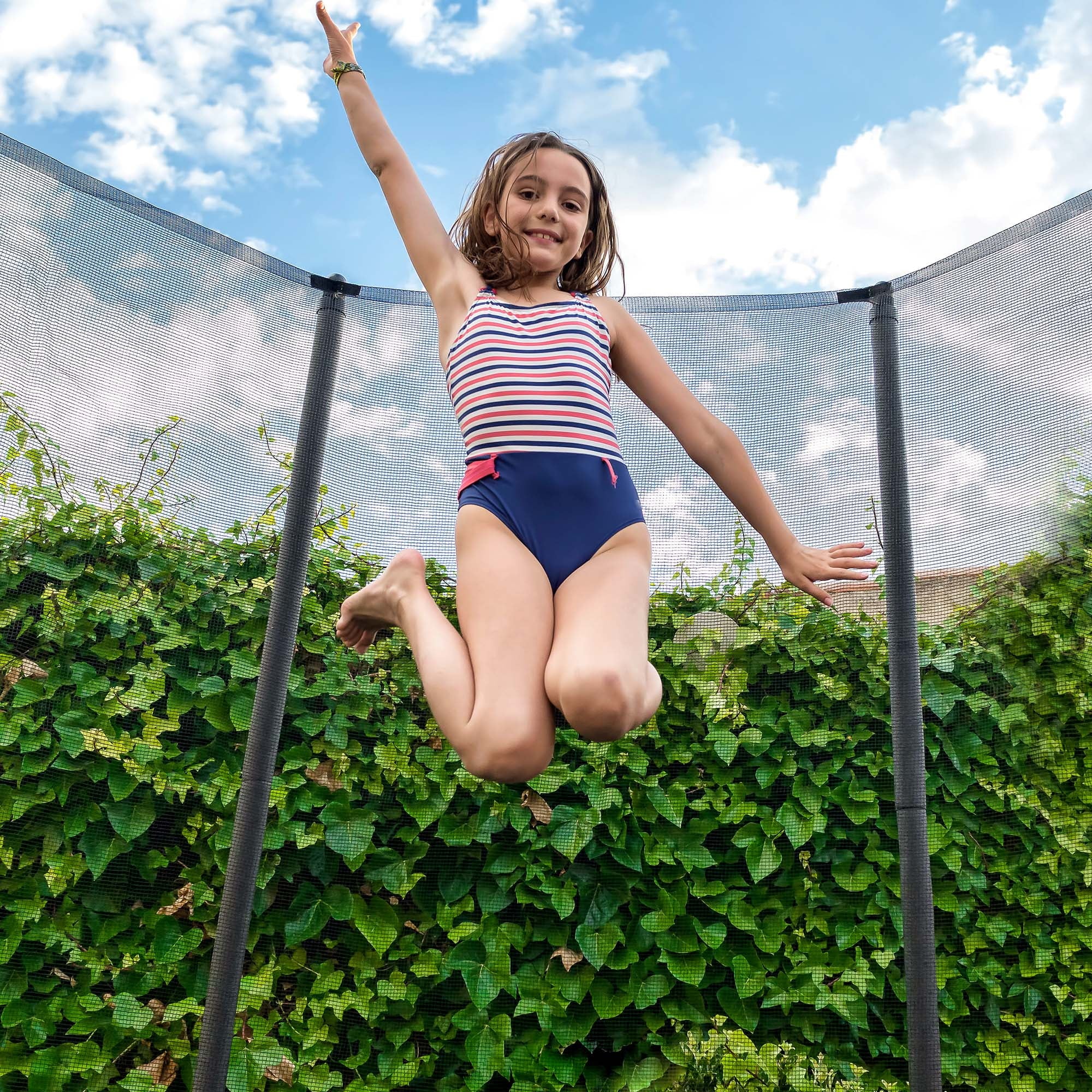 MARNUR 8FT Trampoline for Kids Trampoline with Enclosure Net, Ladder, Wind Stakes, Outdoor 330 lb Weight Capacity