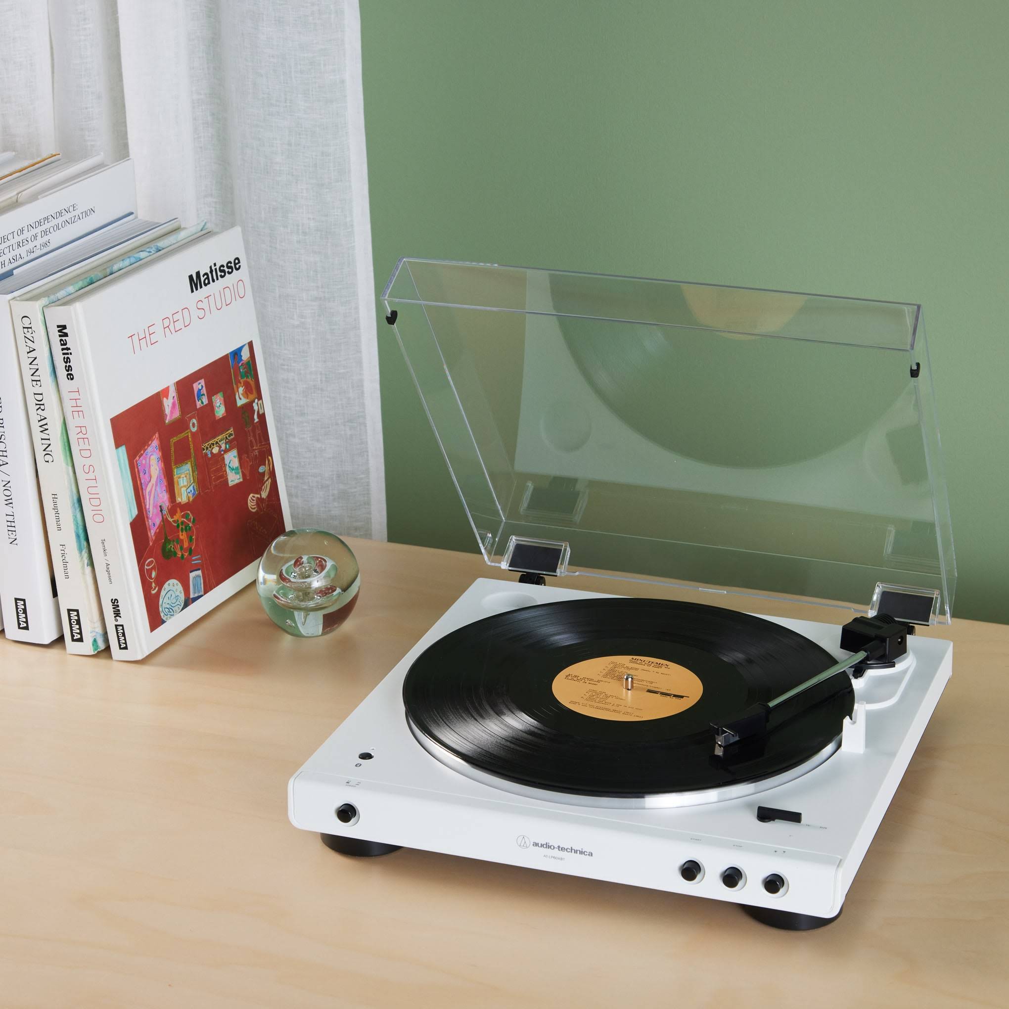 Audio-Technica AT-LP60XBT-WW Bluetooth Turntable